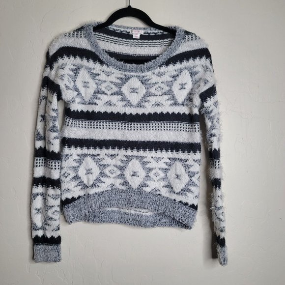 Xhilaration Size Small Black Gray White Fuzzy Sweater - Picture 1 of 5